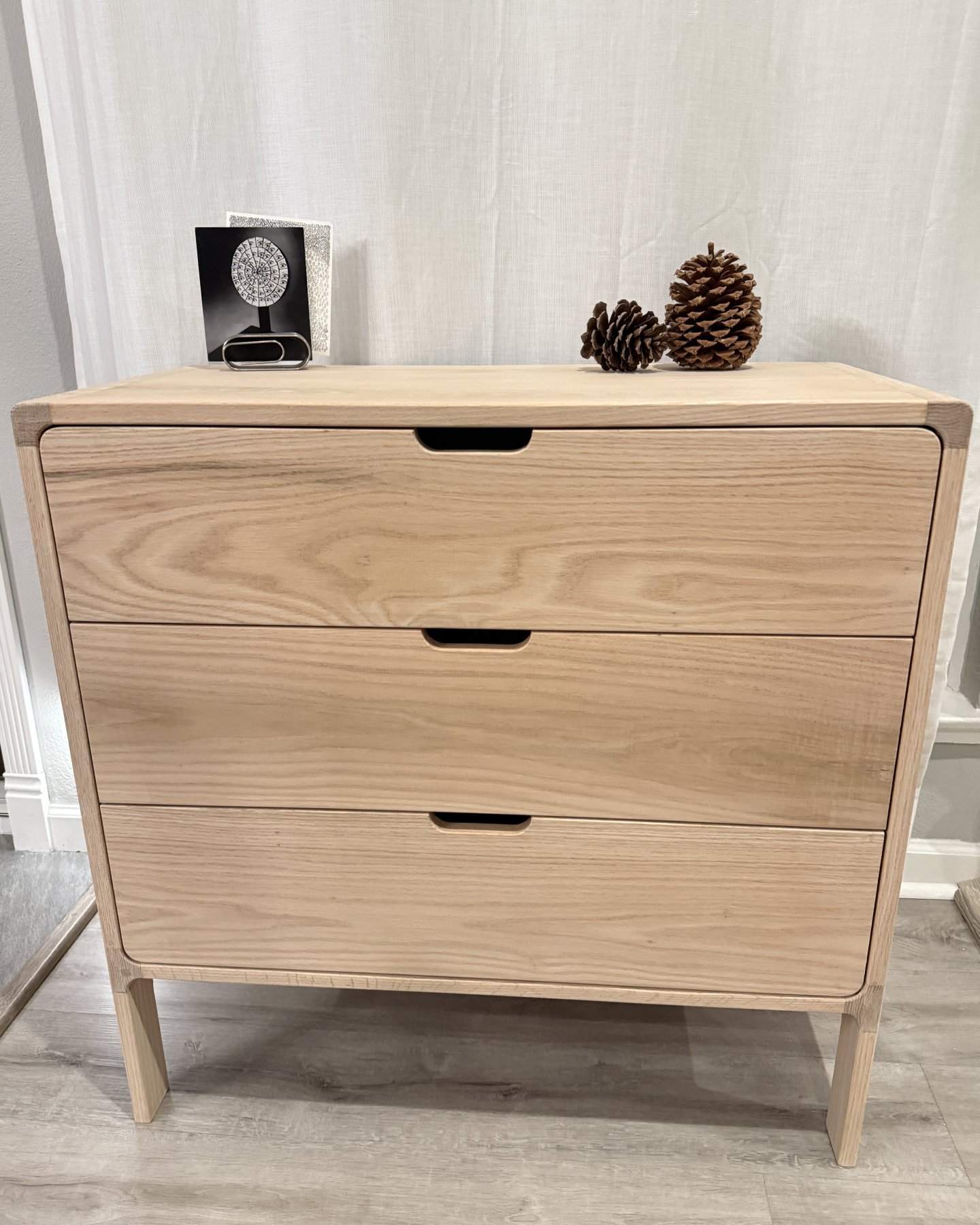 eastbaydiy red oak 3‑drawer dresser — main angle